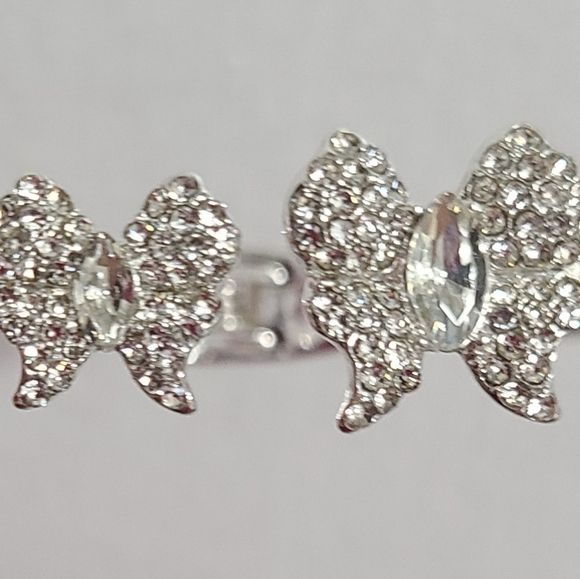 AK Silvertone Butterfly Hinge Bangle Bracelet - Picture 5 of 6